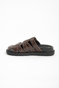 Zueco Croco Hebillas Chocolate