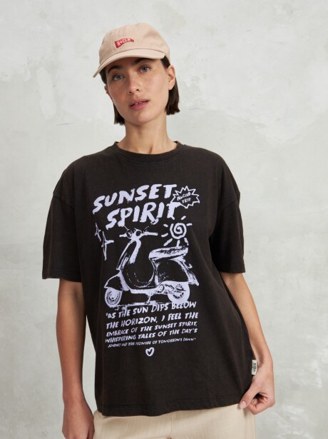 REMERA ENEBRO NEGRO