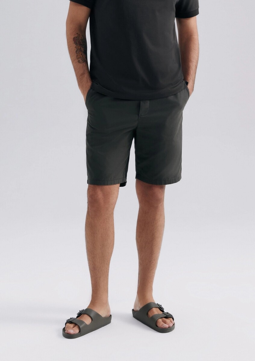 BERMUDA BÁSICA CON CORDÓN - VERDE 