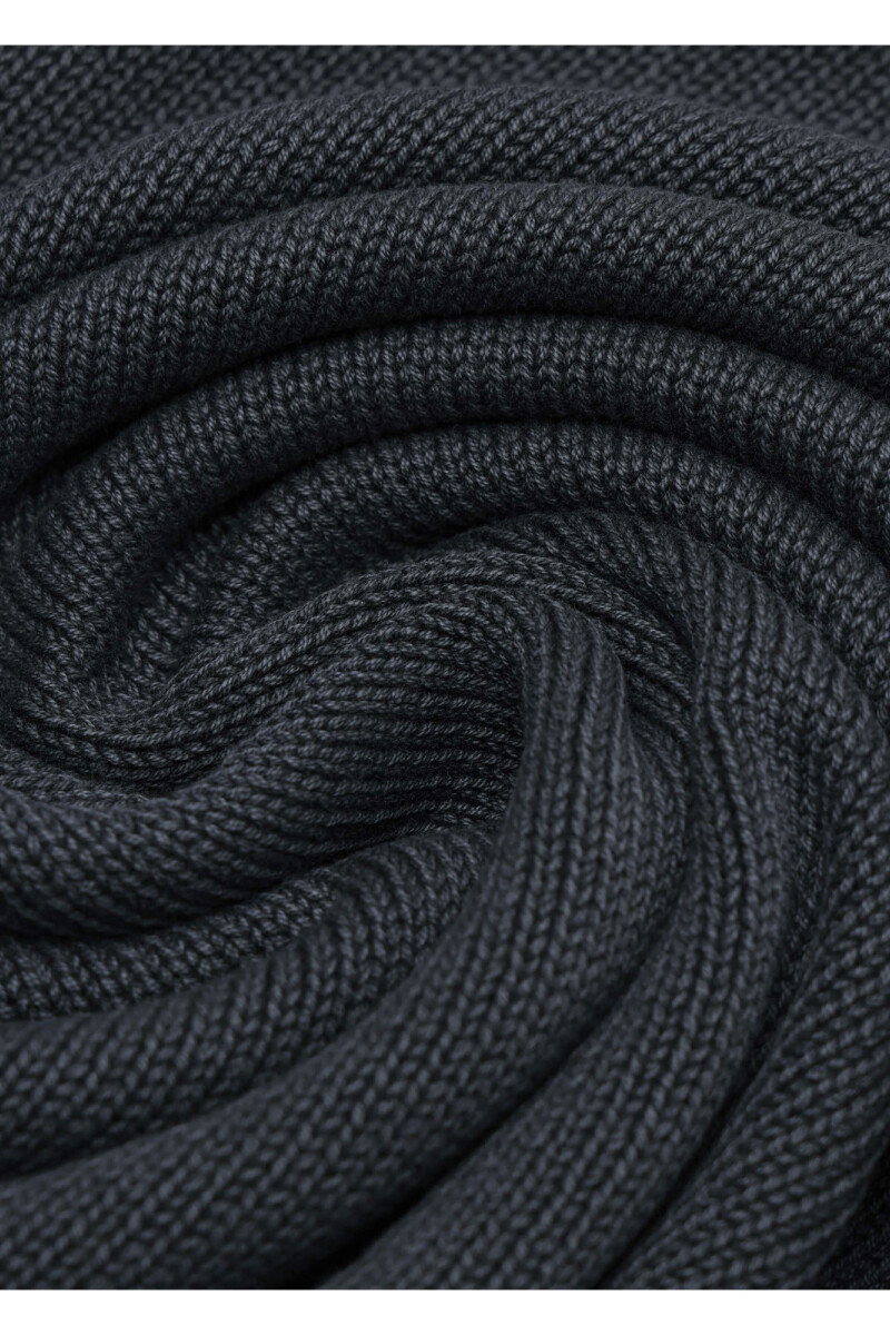 Sweater a la Base Arrow NEGRO
