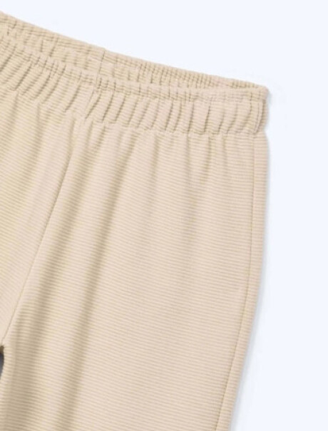 CONJUNTO INFANTIL CON ESTAMPA BEIGE