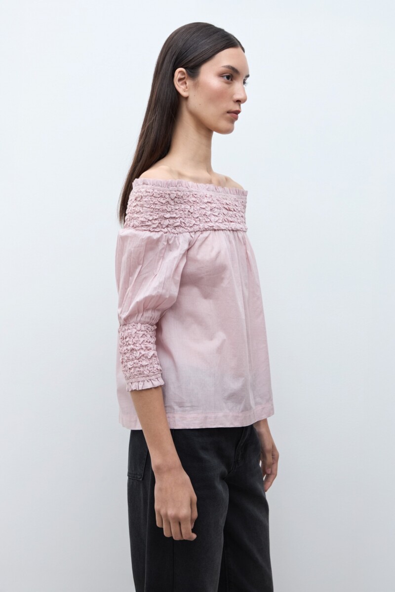 Blusa escote bardot con frunces rosa