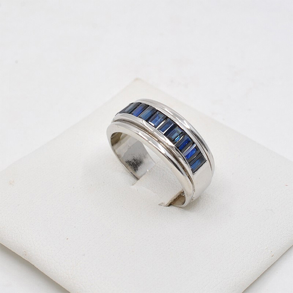Anillo En Oro 18K Blanco Con Zafiros Anillo En Oro 18K Blanco Con Zafiros