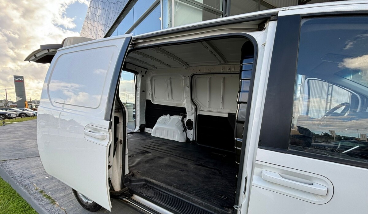 Hyundai H1 Staria Furgon 2.2 Diesel - 2022 Hyundai H1 Staria Furgon 2.2 Diesel - 2022