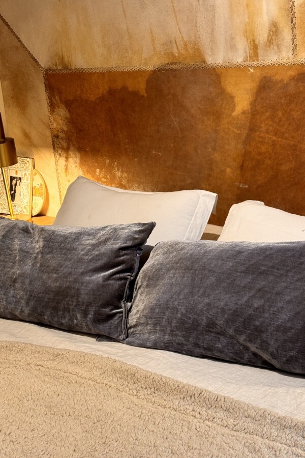 Terciopelo Cushion Gris