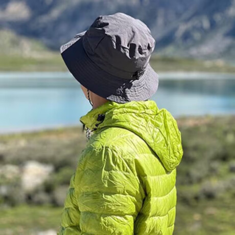 Sombrero plegable con correa ajustable y bolsa desmontable Gris