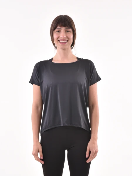 REMERA DAMAVAND NEGRO
