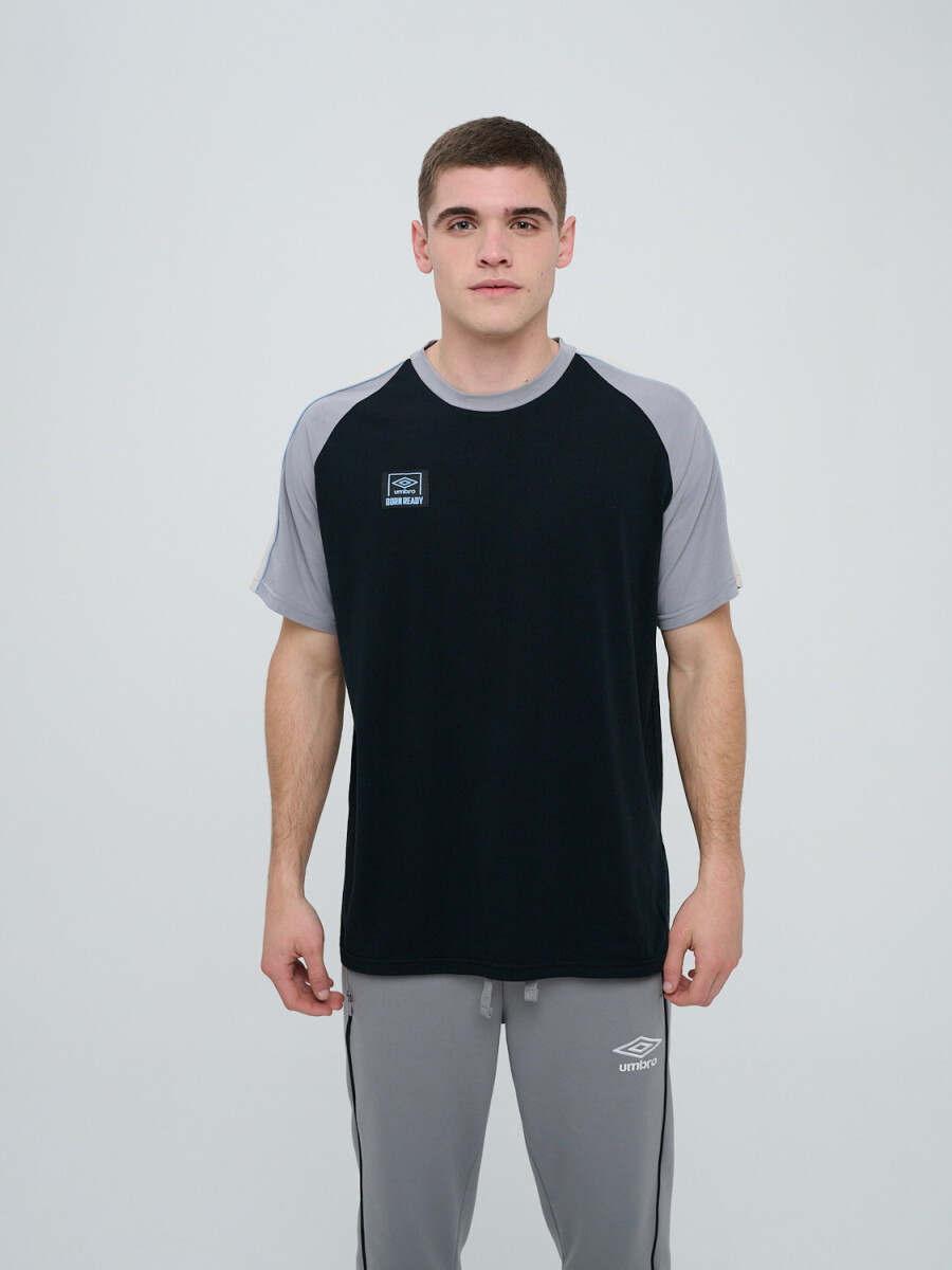 REMERA BORN Umbro Hombre - 029 