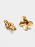 Pendientes Media Flor De Resina marron