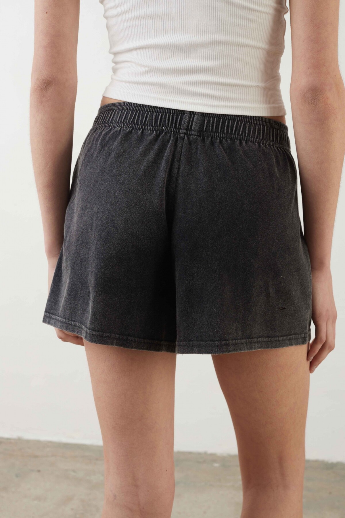 Short Olia Negro Gastado