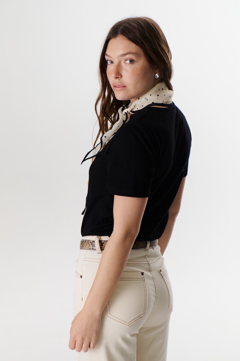 REMERA V DOBLE NEGRO