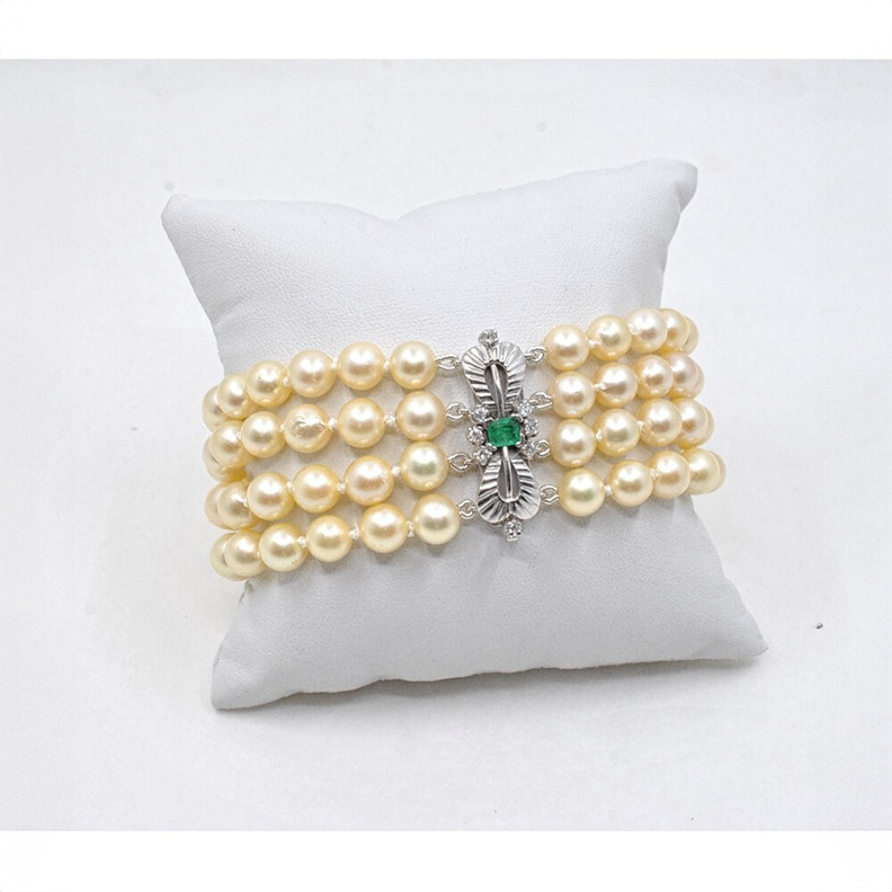 Pulsera Perlas De Cultivo 4 Hilos Con Broche En Oro 18K Blanco, Pasadores, Brillantes Y Esmeraldas. Pulsera Perlas De Cultivo 4 Hilos Con Broche En Oro 18K Blanco, Pasadores, Brillantes Y Esmeraldas.