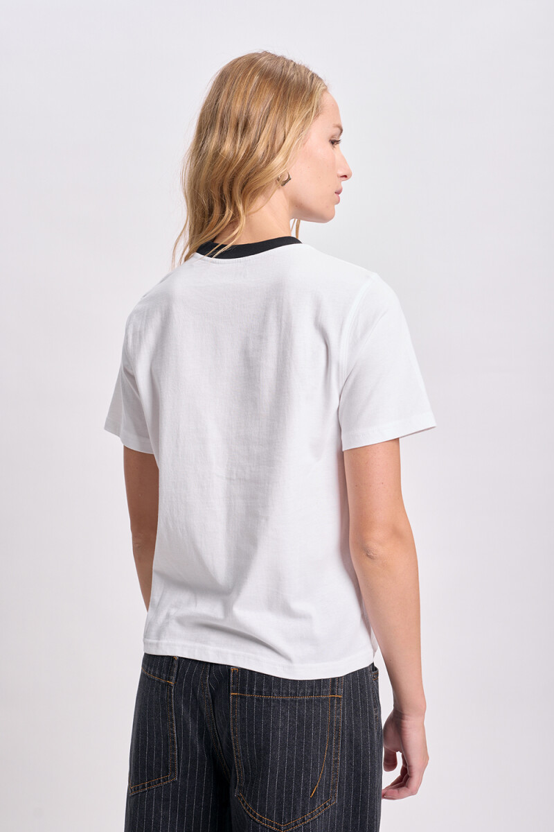 Remera básica estampa Love Blanco