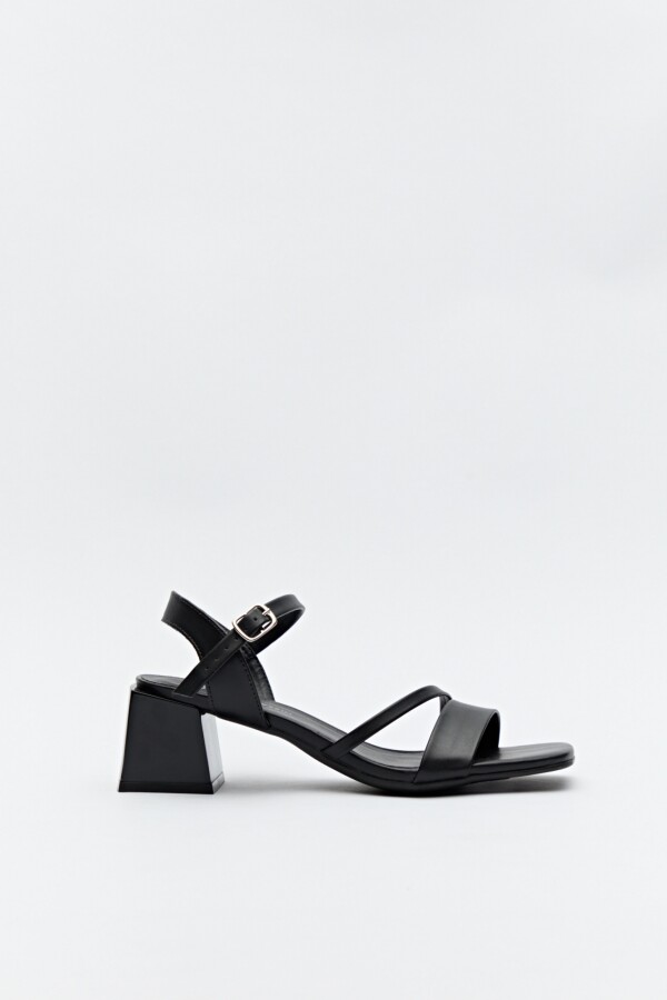 SANDALIA LUCCA Negro