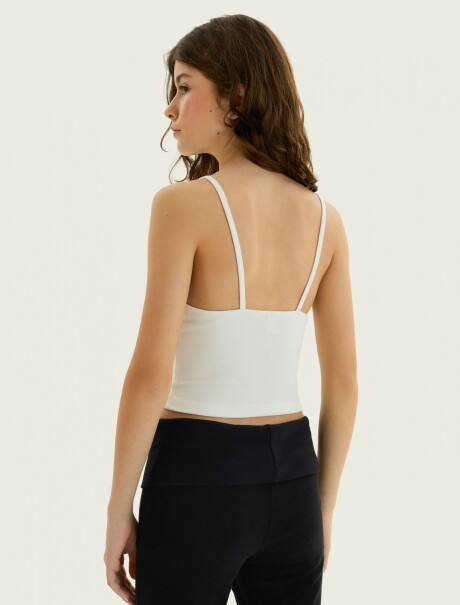 MUSCULOSA CON ESCOTE CUADRADO BLANCO