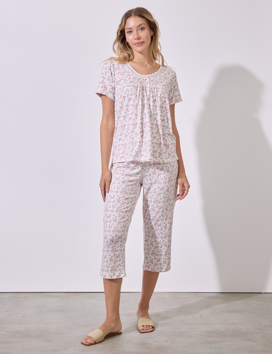 Set Pijama Remera & Capri - Multi/blanco 