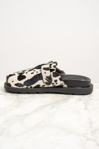 Zueco Cuero Vaca Negro