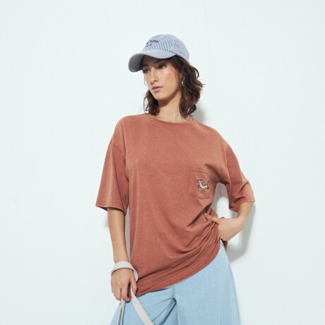 REMERA BETULA Ladrillo