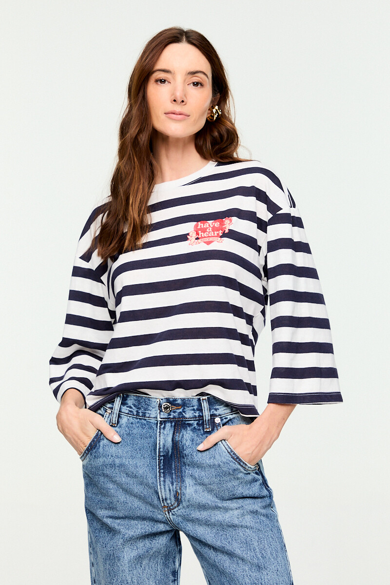 REMERA BORDADO HEART 