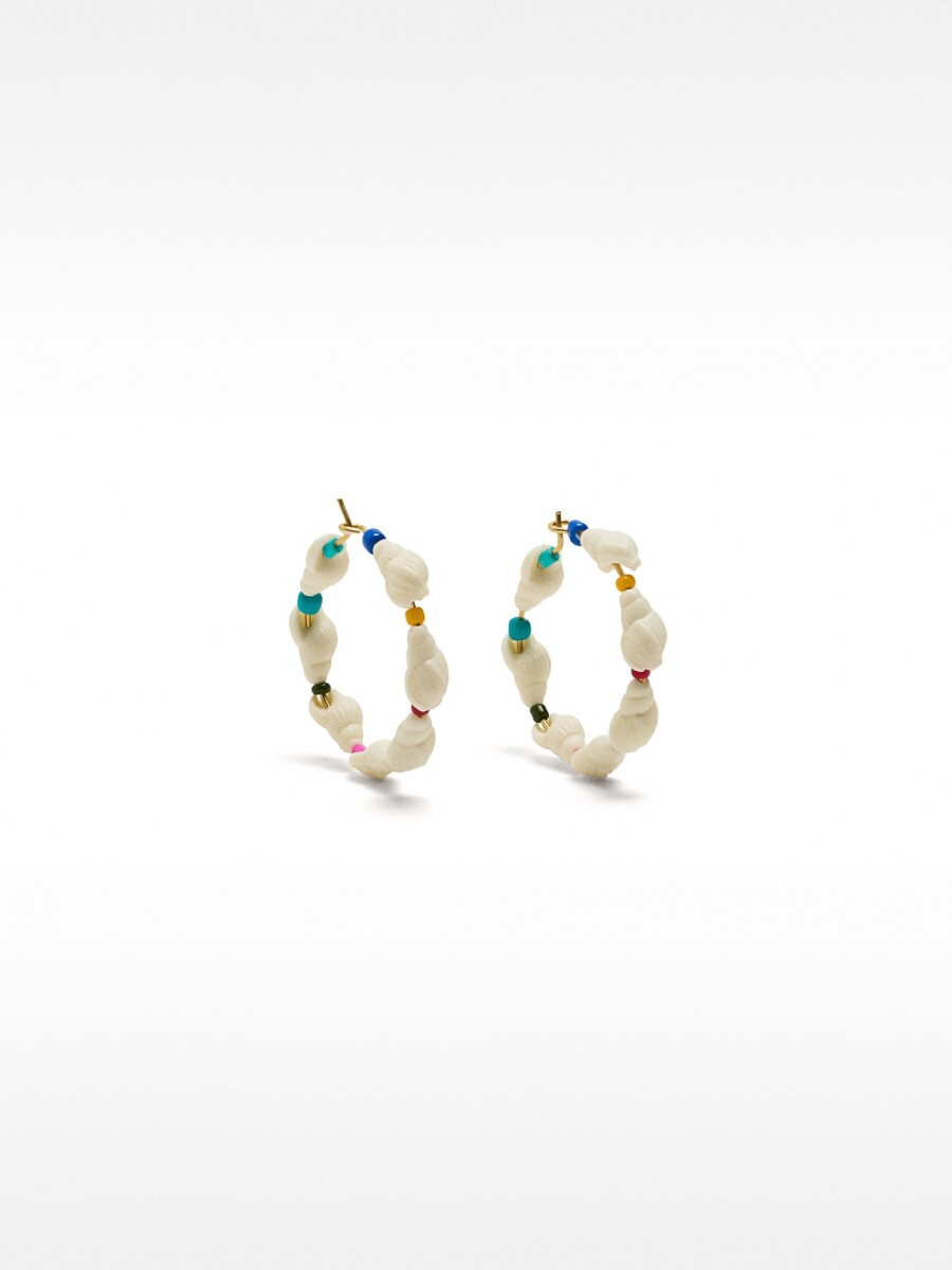 Aros Con Conchas Y Cuentas Multicolor multicolor
