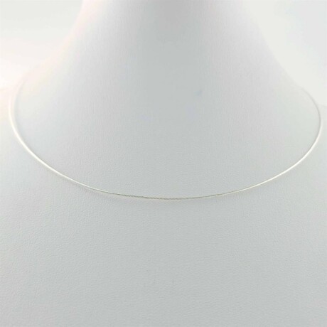 Hilo de plata 925. Ideal para usar con PUNTO DE LUZ. Hilo de plata 925. Ideal para usar con PUNTO DE LUZ.