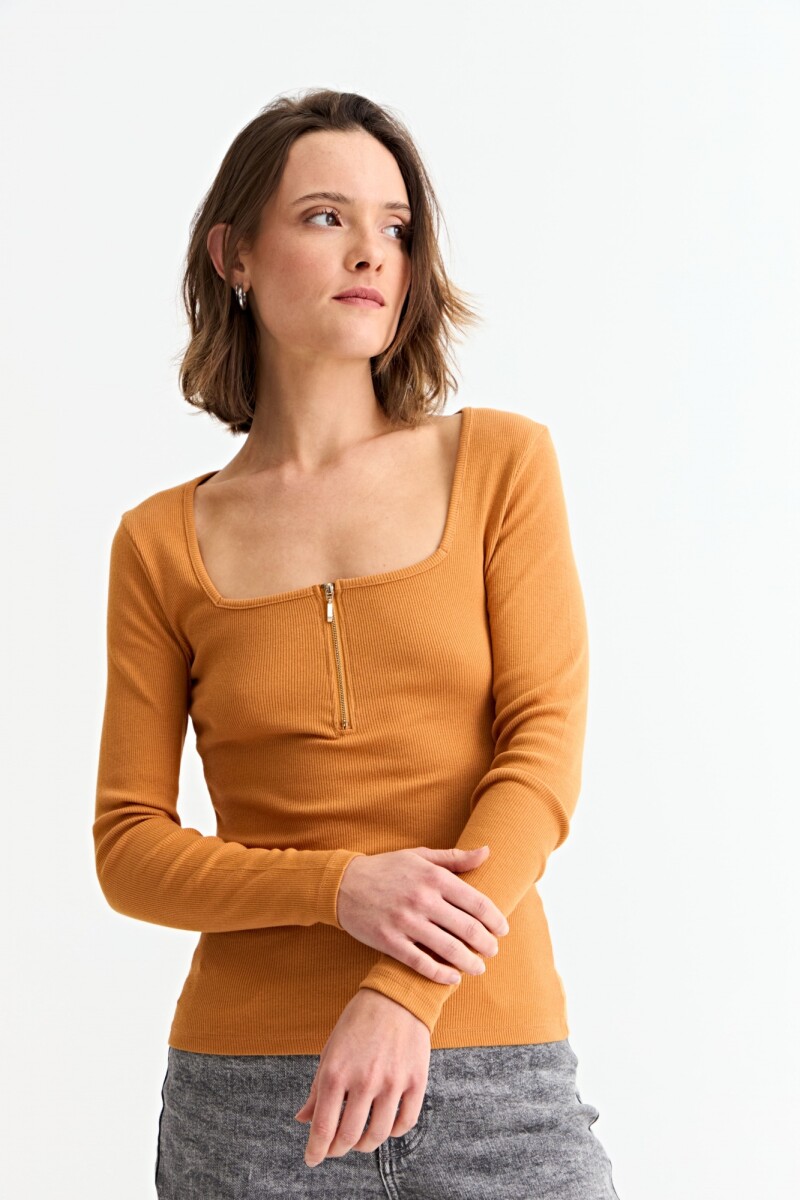 Remera m/l con cierre frontal LACRE