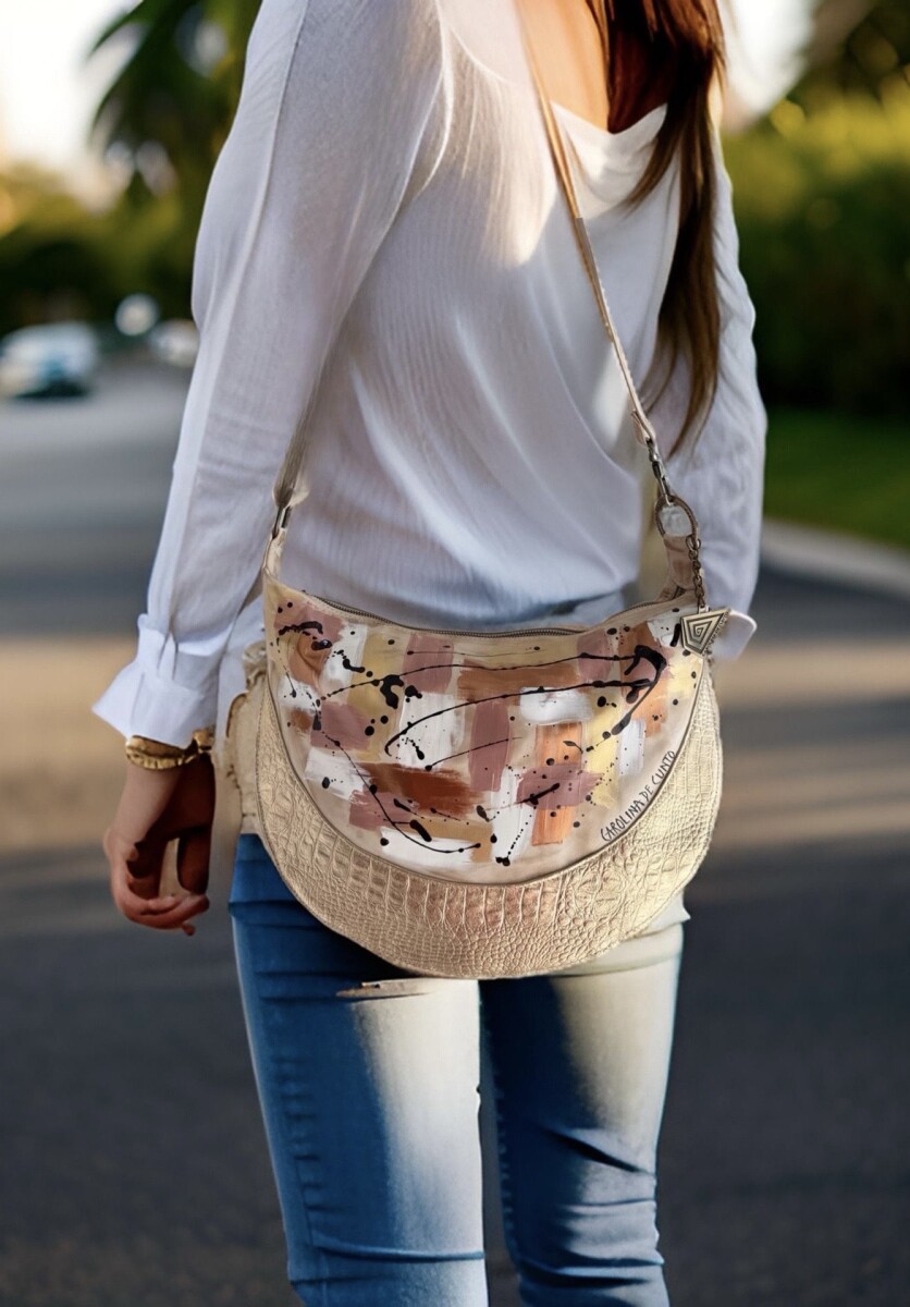 Cartera De Cuero Natural Y Dorado Modelo Milán Línea Ottenta Con Arte Pintado A Mano Por Carolina De Cunto. 