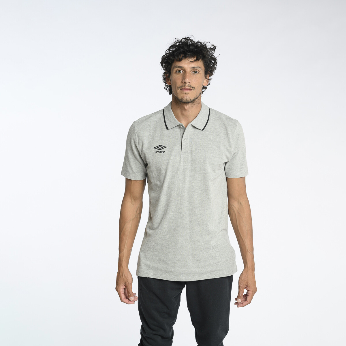 REMERA POLO FW PIQUE Umbro Hombre - B43 