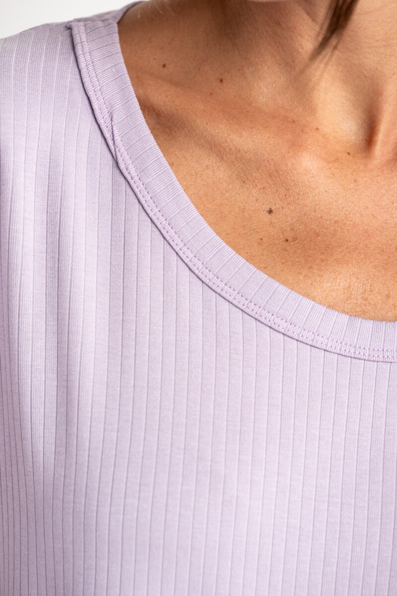 Remera Lila