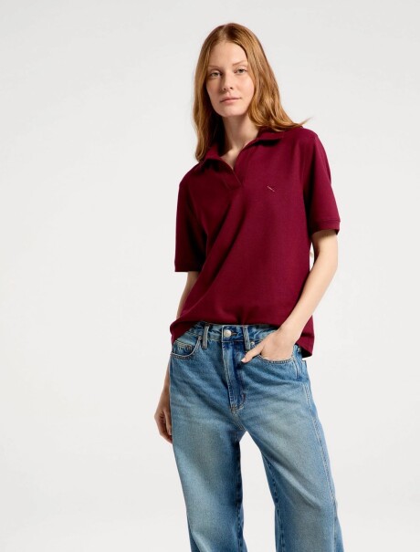 CAMISETA MANGA CORTA CON CUELLO BORDEAUX