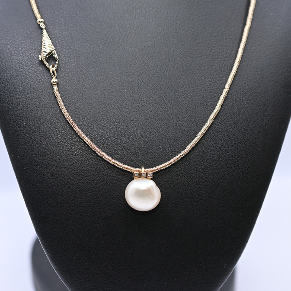 Gargantilla H.Stern oro noble 18k, perla y brillantes con estuche. Gargantilla H.Stern oro noble 18k, perla y brillantes con estuche.