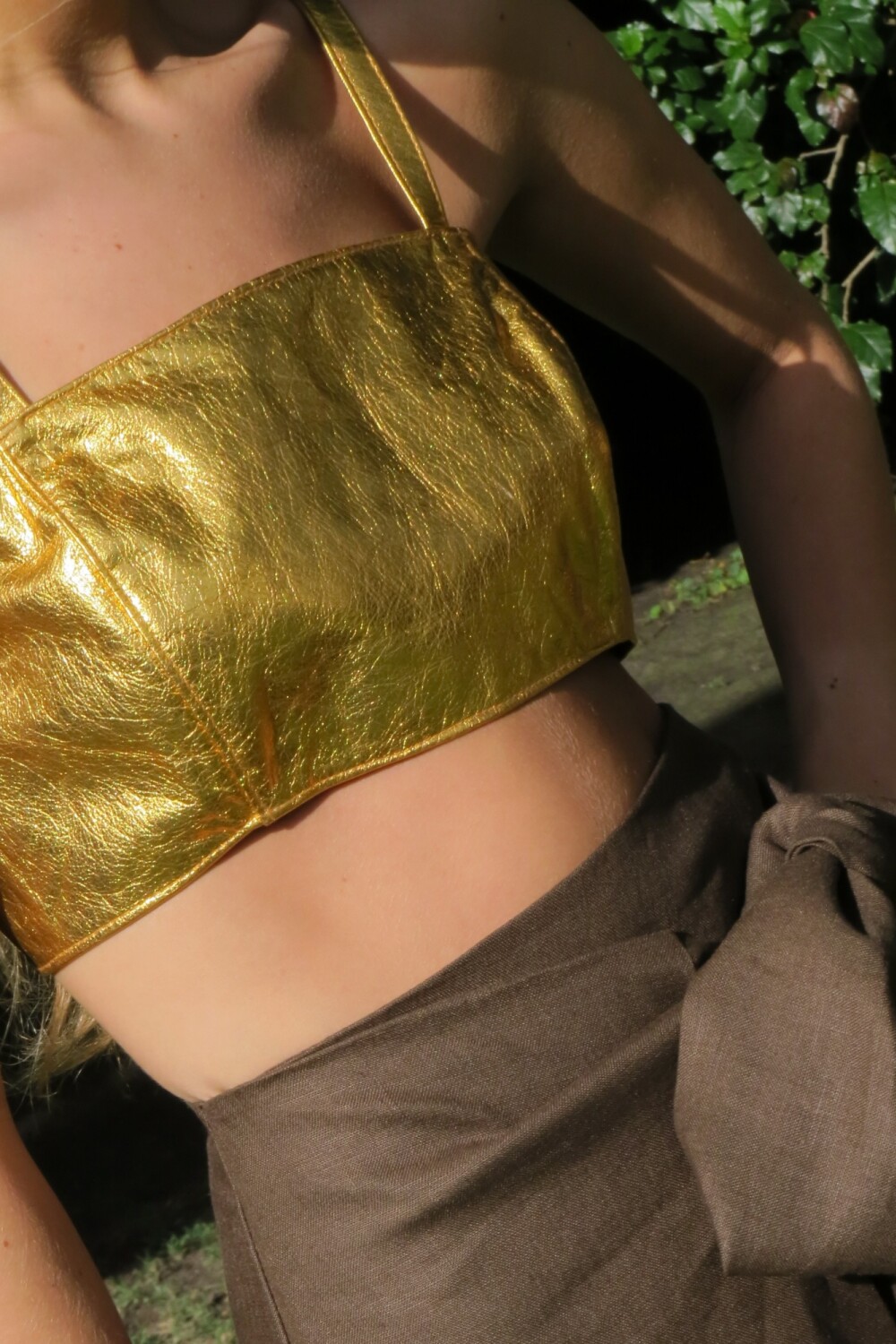 Top Util Dorado Fuerte