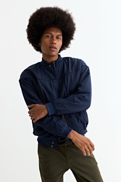Campera bomber de nylon AZUL MARINO