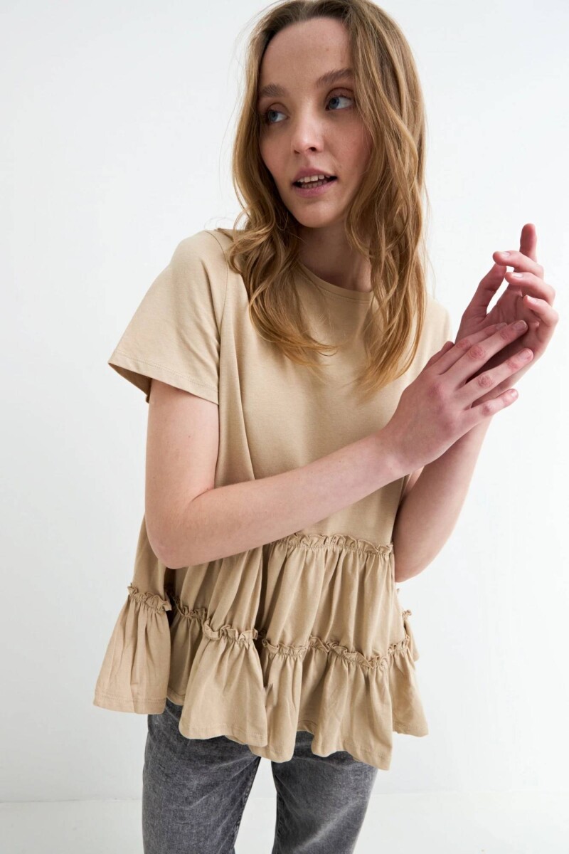 Remera con volados KHAKI