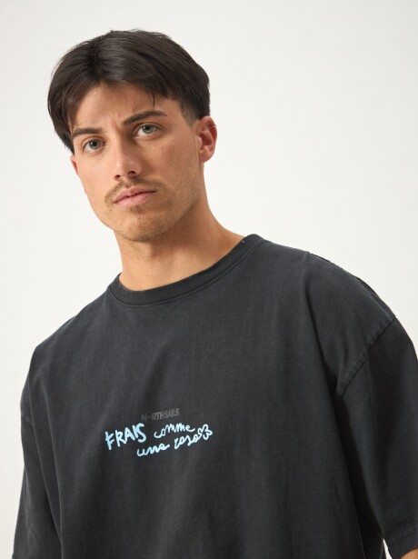 REMERA FLOWERS NEGRO