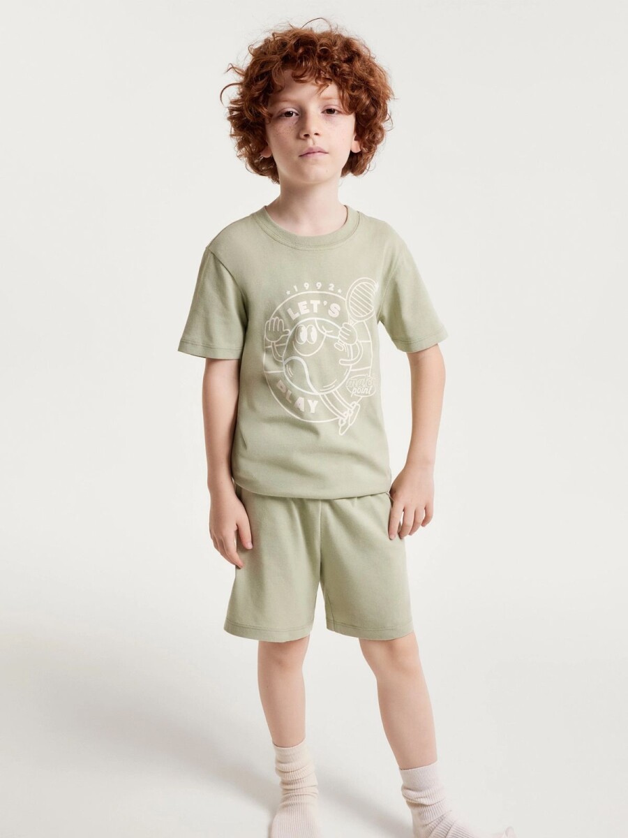 PIJAMA DE NIÑO CON ESTAMPA Y BERMUDA - VERDE 