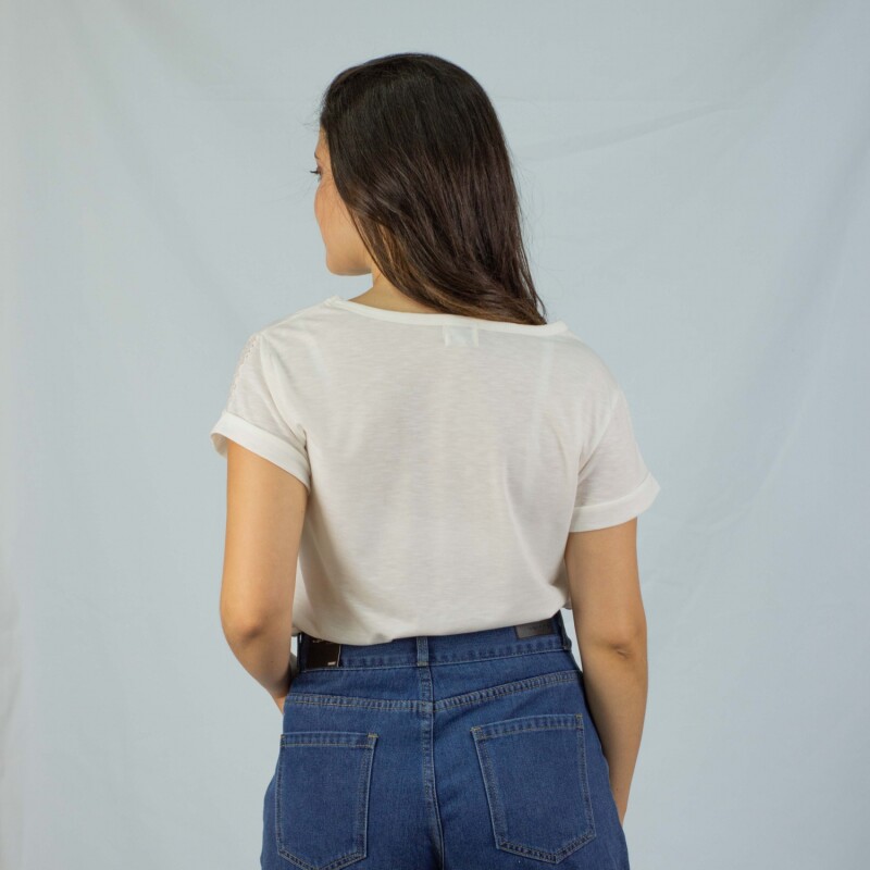 Remera Calada Slowly Off White