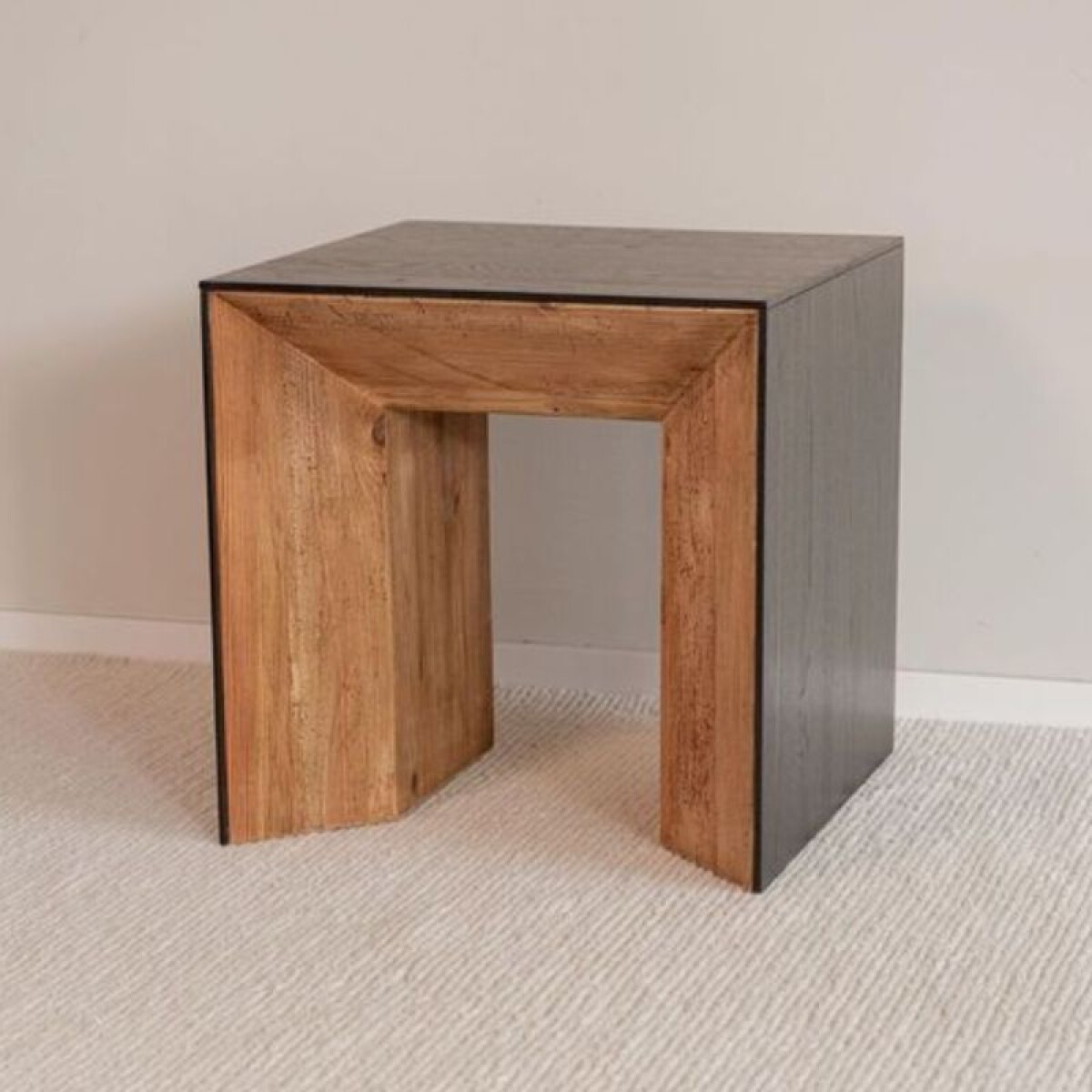 Mesa Auxiliar Rústica Laqueada / Madera Reciclada 