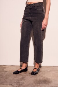 Jean Recto Brillo Negro