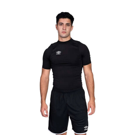 Remera Umbro Termica de Hombre Negro