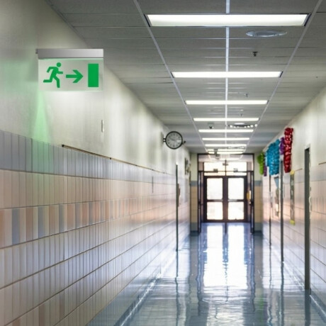 CARTEL DE SALIDA - DERECHA Cartel LED Emergencia Derecha o Izquierda