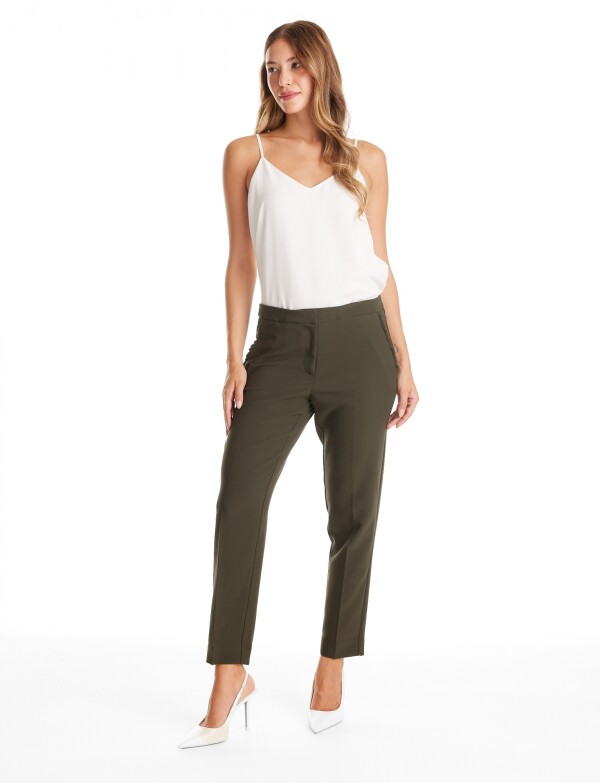 Pantalon Slim & Detalle Plisado OLIVA