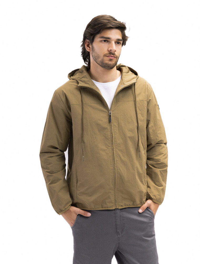 Campera de Nylon Forum Norland Camel