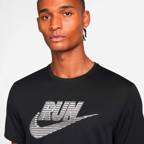 Remera Nike Dri-Fit Uv Miler Run Energy Manga Corta de Hombre Negro