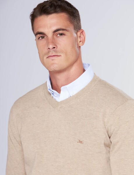 BUZO TEJIDO CUELLO EN V Beige