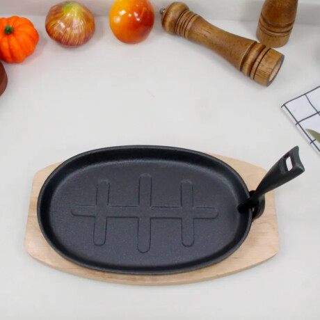 Plancha Grill Oval en Hierro Fundido con Asa Selecta + Tabla De Bamboo Plancha Grill Oval en Hierro Fundido con Asa Selecta + Tabla De Bamboo