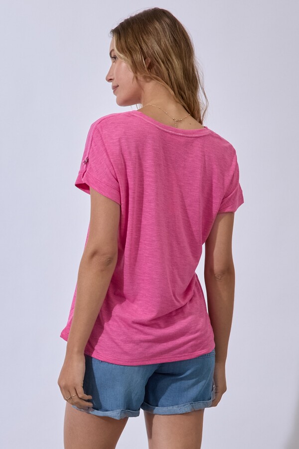 Remera Escote V FUCSIA