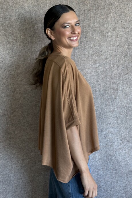 Remera Lara Lanilla Camel