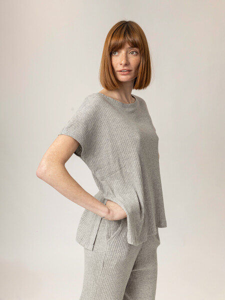 REMERA CORAL GRIS CLARO