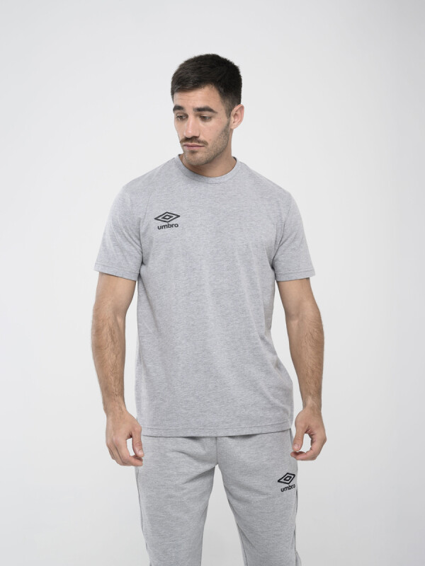 Remera Basik Umbro Hombre 5m2